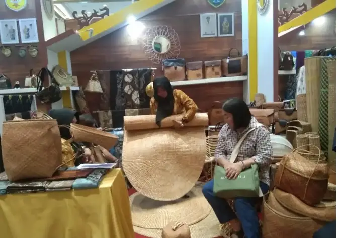 Kunjungi Stand HSU di...