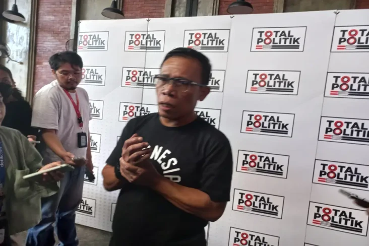 Jokowi Akui Pegang Data...