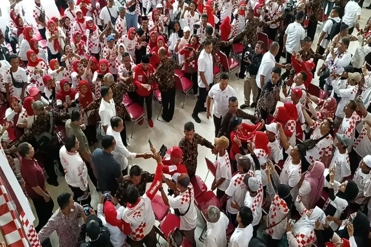 Presiden Jokowi Hadiri...