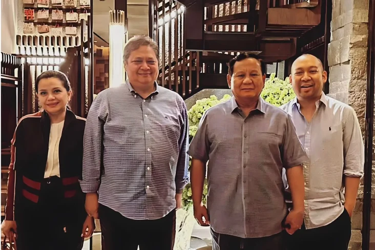 Prabowo Unggah Foto...