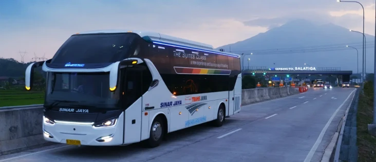 4 Sleeper Bus Rute Jakarta-Surabaya...