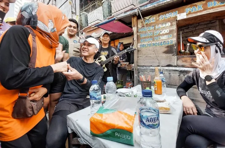 Kagetnya Pemilik Gerobak...