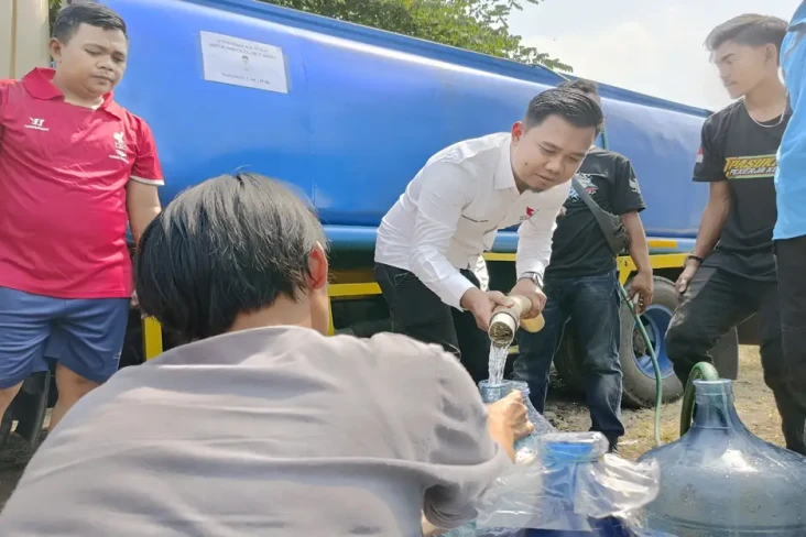 Perindo Salurkan Air...