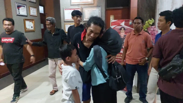 Penahanan 8 Tersangka...