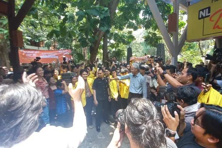 Gegap Gempita Yel-yel...