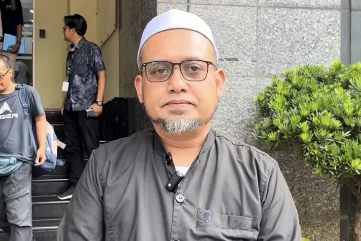 Rumahnya Dijadikan Tempat...