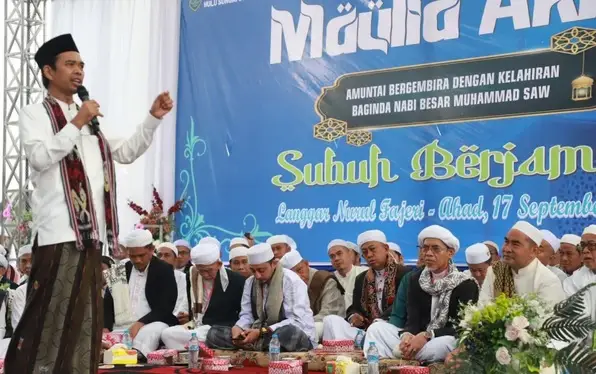 Puluhan Ribu Jemaah...