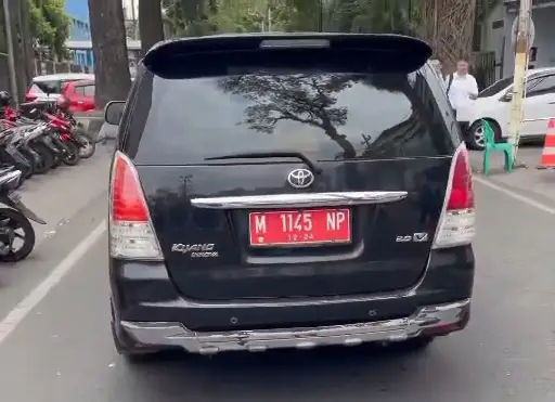 Terungkap! Mobil Dinas...