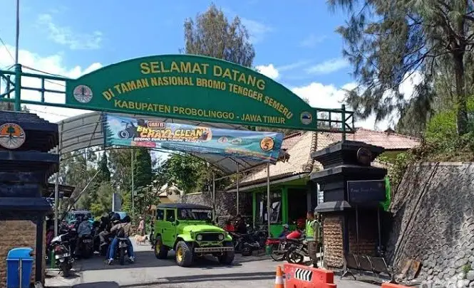 Pelaku Jasa Wisata Gunung...