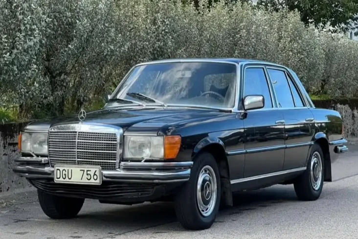 Mobil Klasik Mercedes...