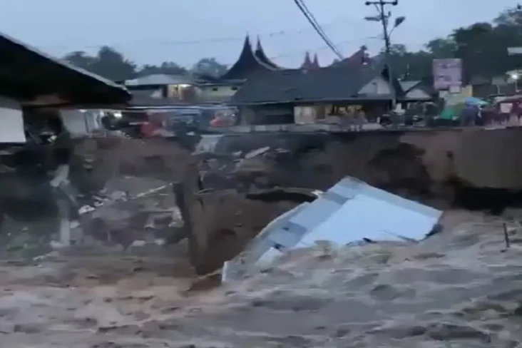 Banjir Bandang Terjang...