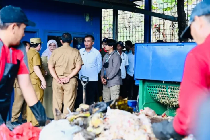 Urai Sampah, Bey Machmudin...
