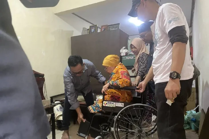 MNC Peduli Berikan Kursi...