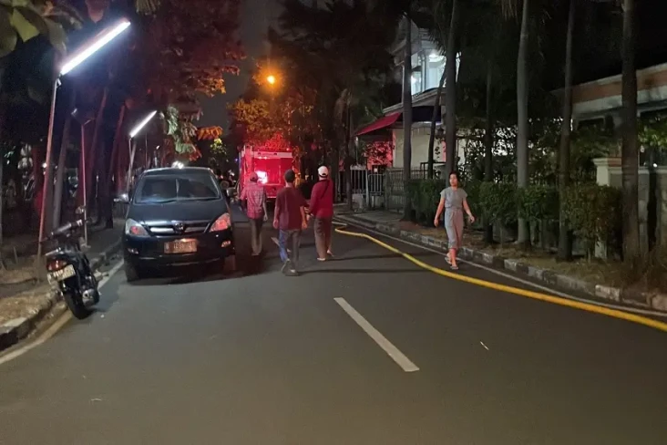 14 Mobil Damkar Dikerahkan...
