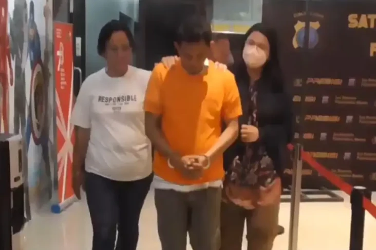 Jejali Bayi dengan Bubur...