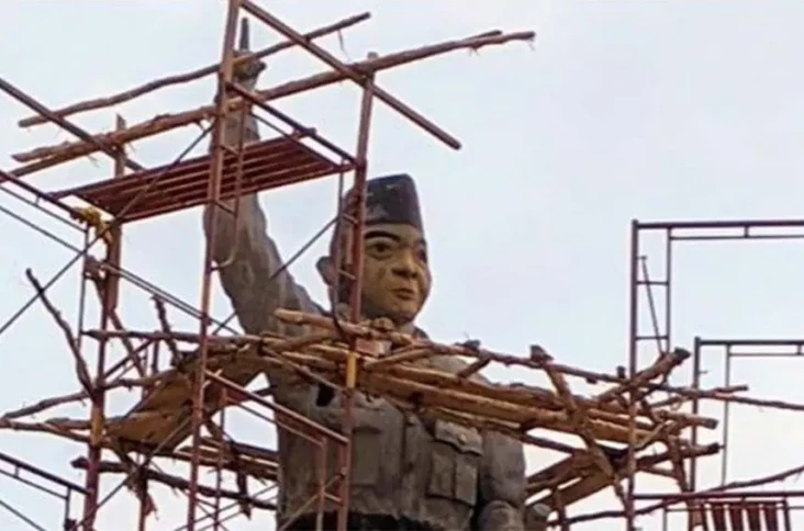 Viral Patung Bung Karno...