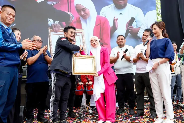 Lesti Kejora Dinobatkan...