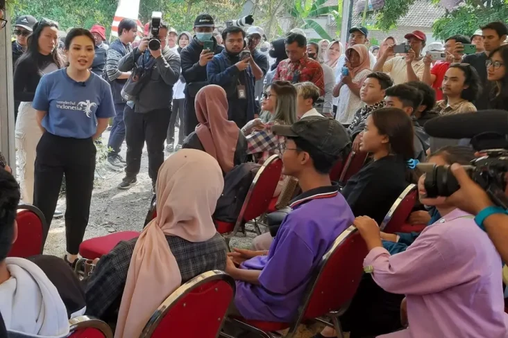 Komunitas Film Surabaya...