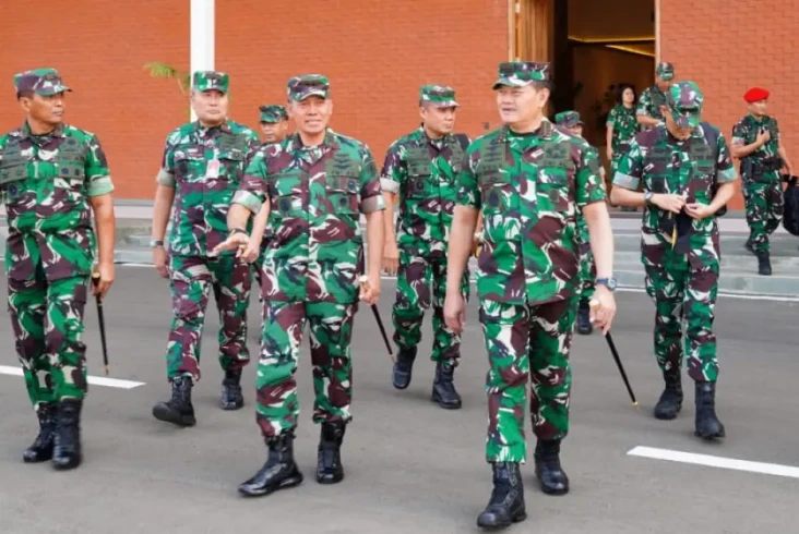 33 Perwira Tinggi TNI...