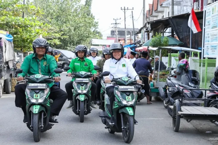 Momen Keakraban, Mardiono...