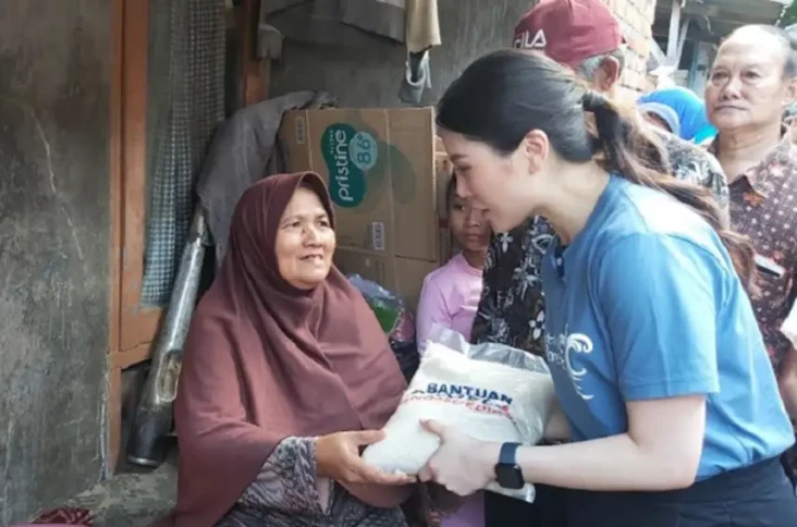 Terima Bantuan dari...
