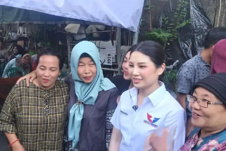 Warga Surabaya Antusias...