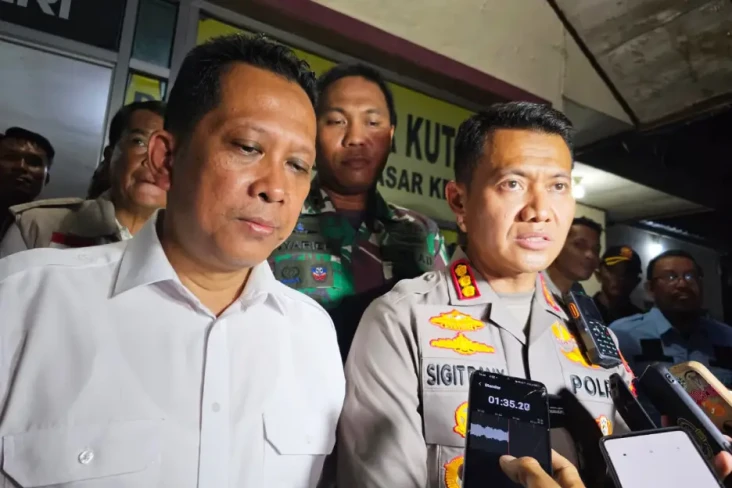 OTK Rusuh dan Jarah...