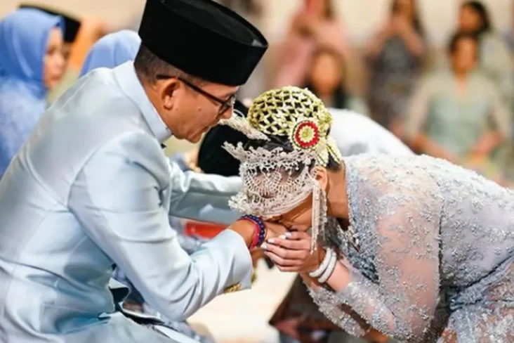 Haru sekaligus Bahagia,...