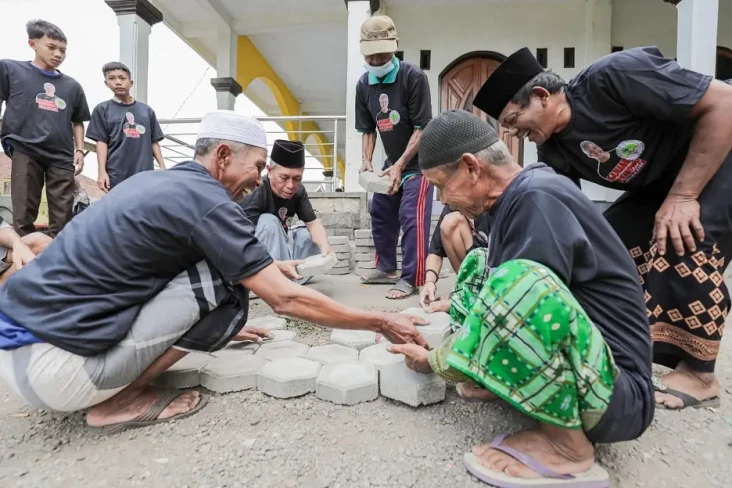 Petebu Ganjar Bantu...