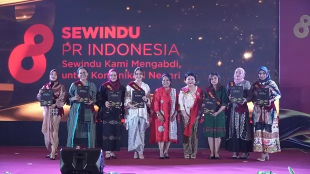 Humas Pegadaian Raih...