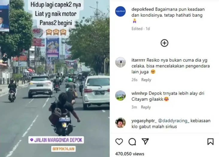 Berkendara Motor Sambil...