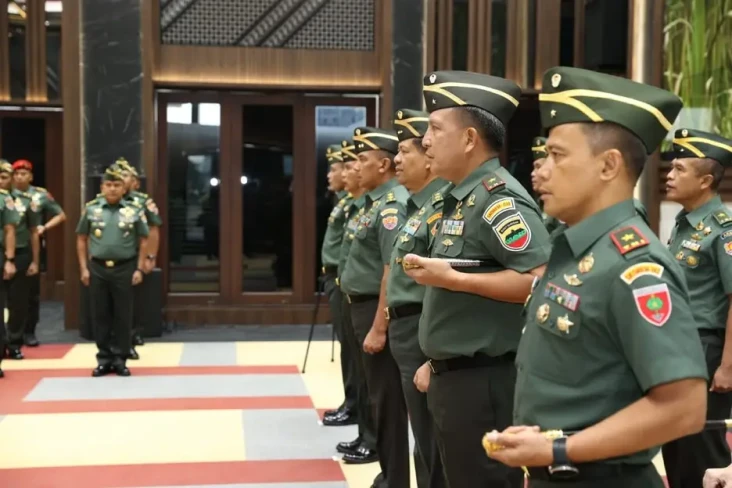 10 Pati TNI AD Naik...