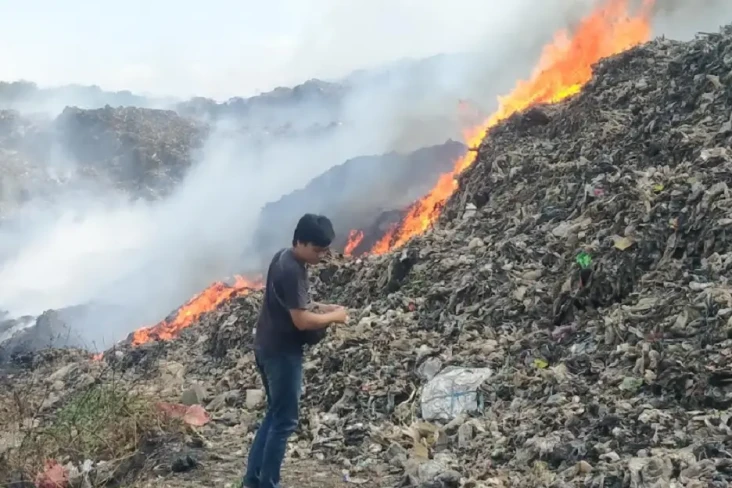 Kebakaran TPA Kopi Luhur...