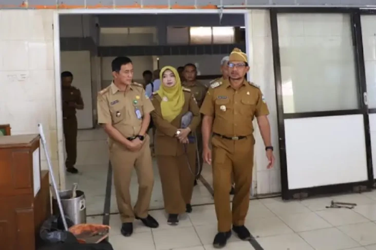 Kursi Roda dan Tandu...