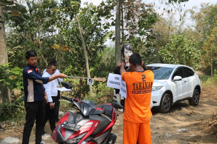 Setahun Buron, Pelaku...