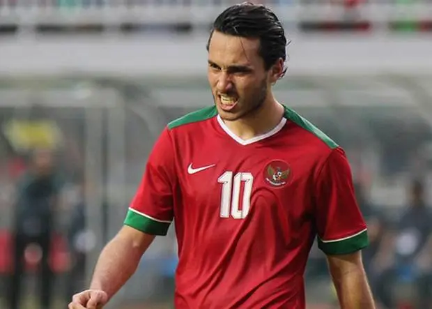Ezra Walian Colek Timnas...