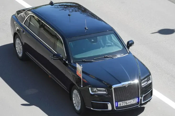 Spesifikasi Aurus, Rolls-Royce...