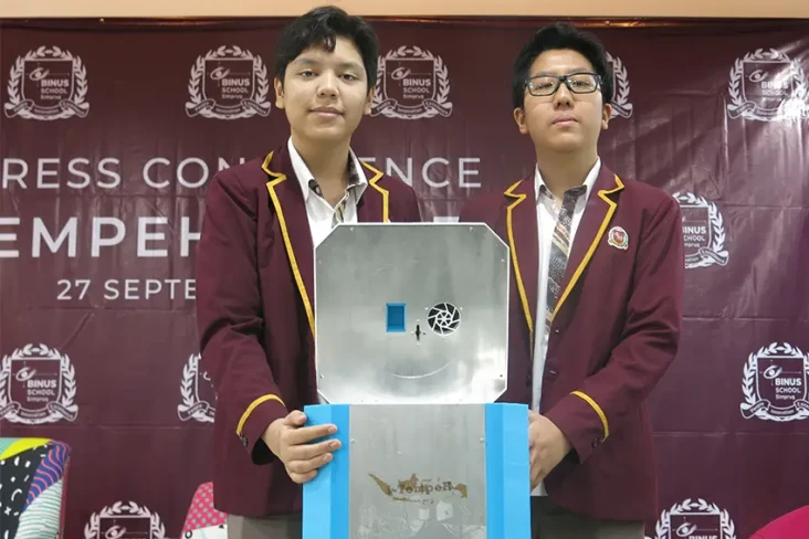 2 Siswa Binus School...