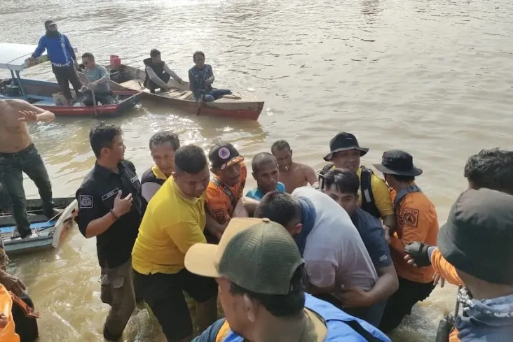 Mandi di Sungai Pagar...