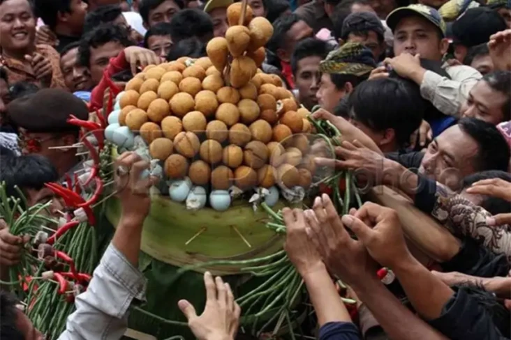 10 Makanan Khas Perayaan...