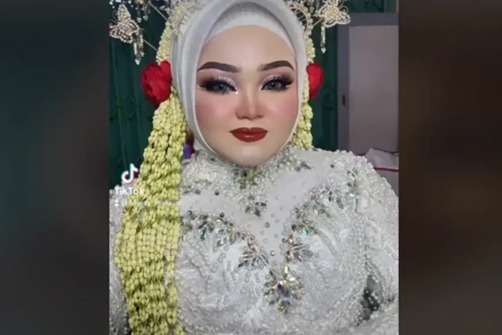 Viral! MUA Sukses Rias...