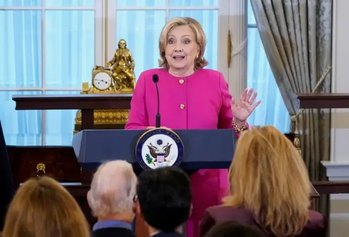 Hillary Ejek Putin:...