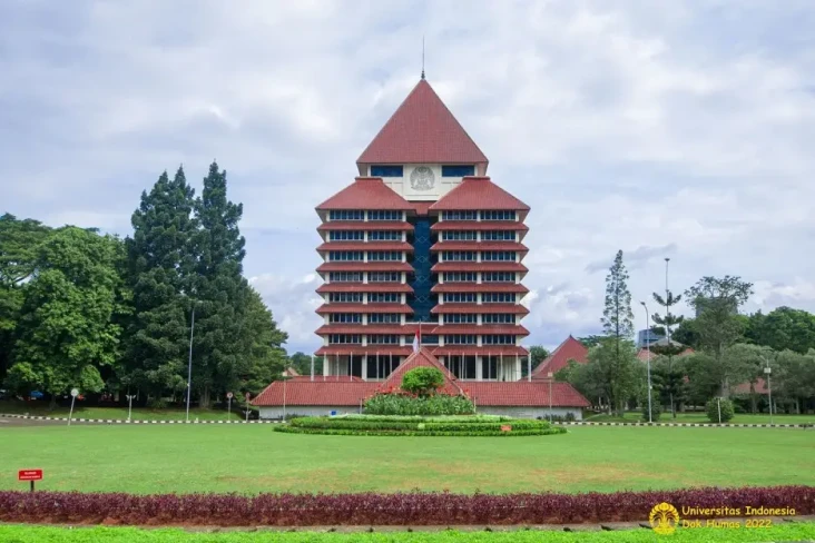 Biaya Kuliah Jenjang...