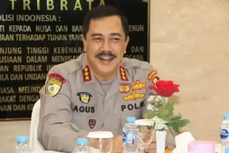 10 Komisaris Jenderal...