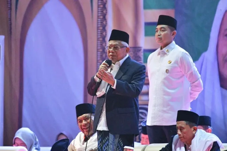 Hadiri Peringatan Maulid...
