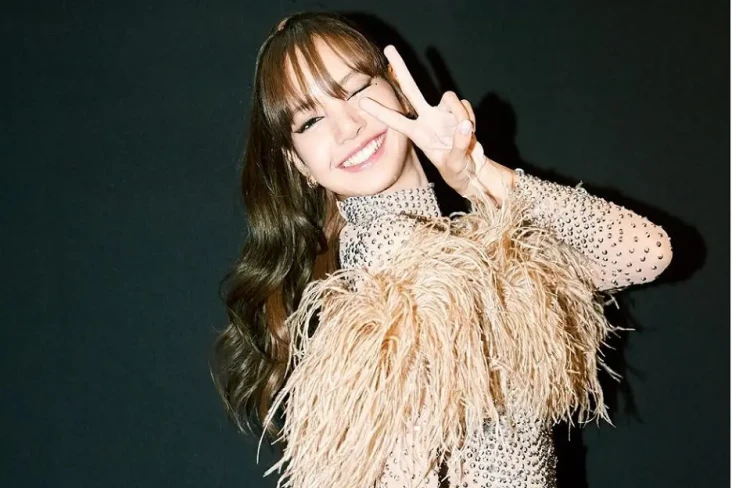 Lisa BLACKPINK Tuai...