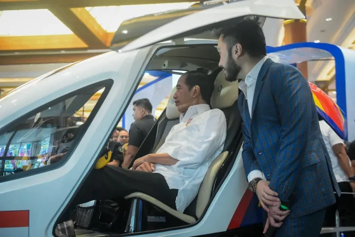 Jokowi Hadiri Pameran...