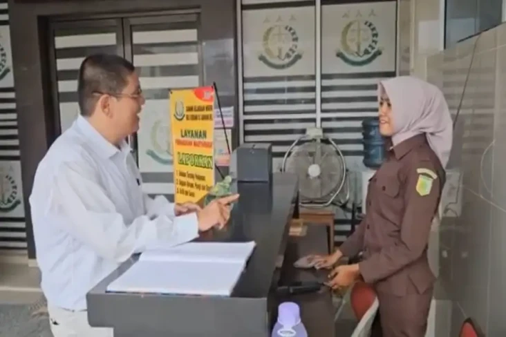 Datangi Kejari Deli...