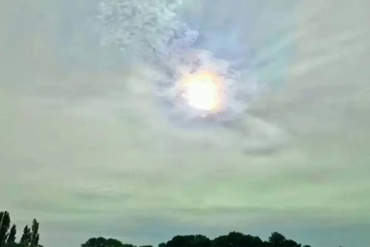 Misteri Matahari Biru...
