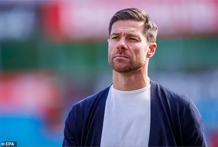 Xabi Alonso Pelatih...